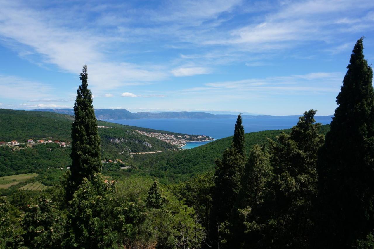Apartment Layla - Intermezzo With Sea View In Center Of Rabac Exterior foto