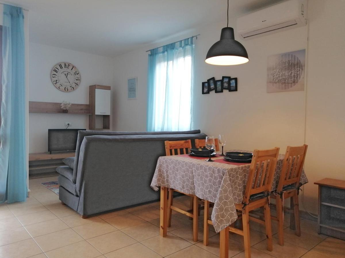 Apartment Layla - Intermezzo With Sea View In Center Of Rabac Exterior foto