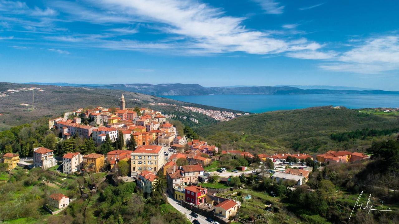 Apartment Layla - Intermezzo With Sea View In Center Of Rabac Exterior foto